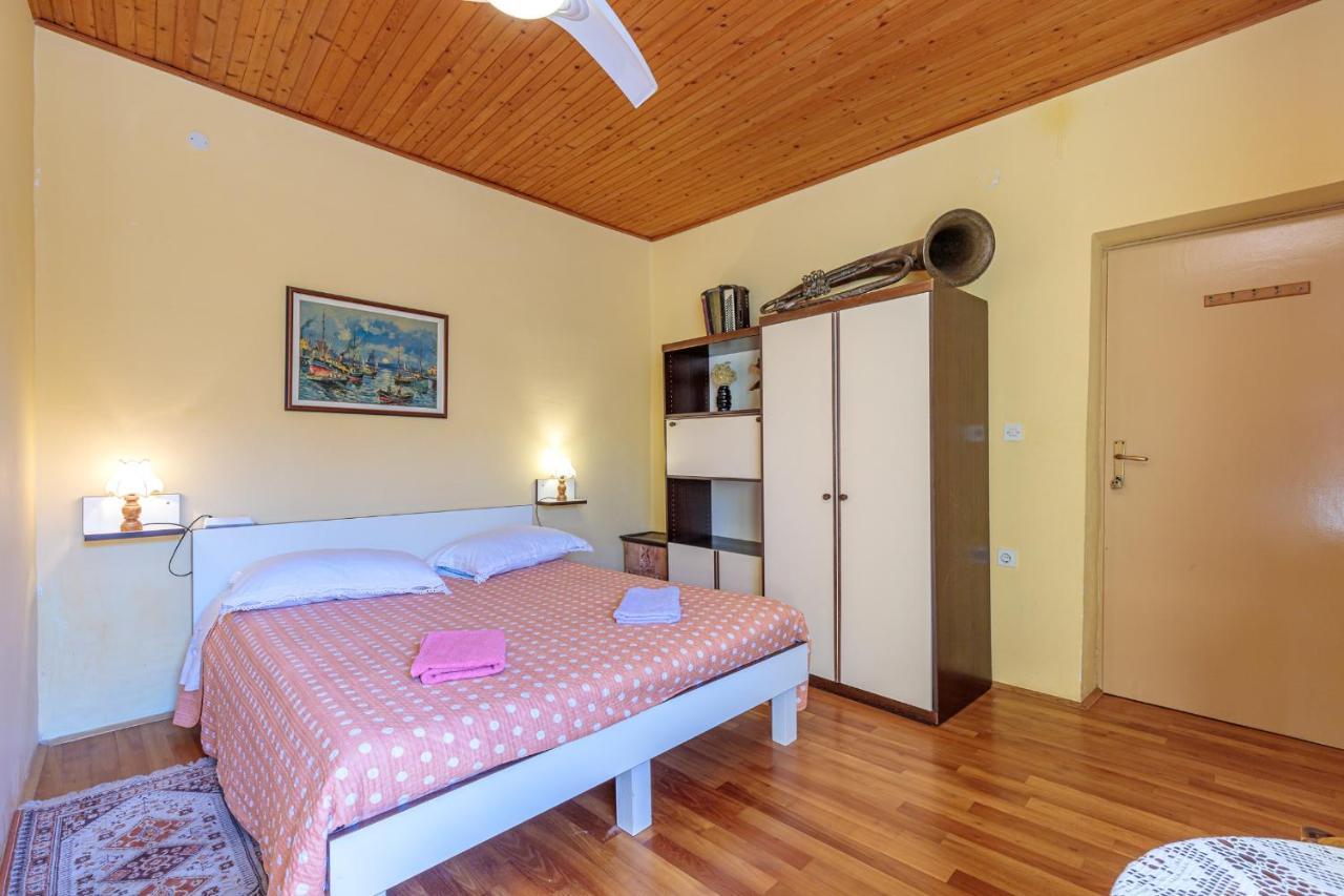 Rooms Nela Hum ภายนอก รูปภาพ